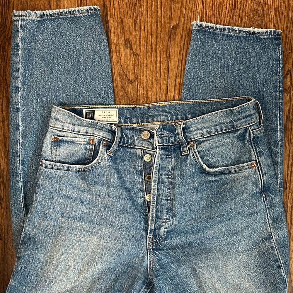 Gap size 6 cheeky straight high rise